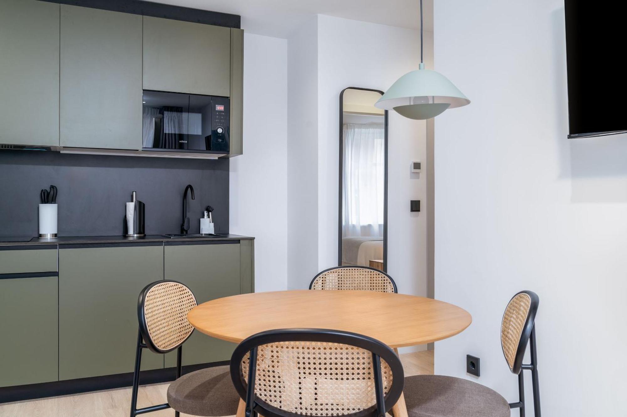 Limehome Santiago De Compostela Exterior photo
